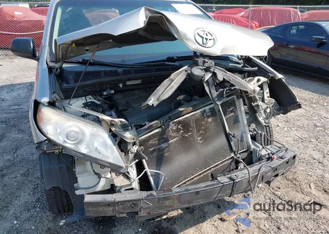 2015 Toyota Sienna L 7 Passenger z USA, uszkodzony, nr VIN 5TDZK3DC4FS650415